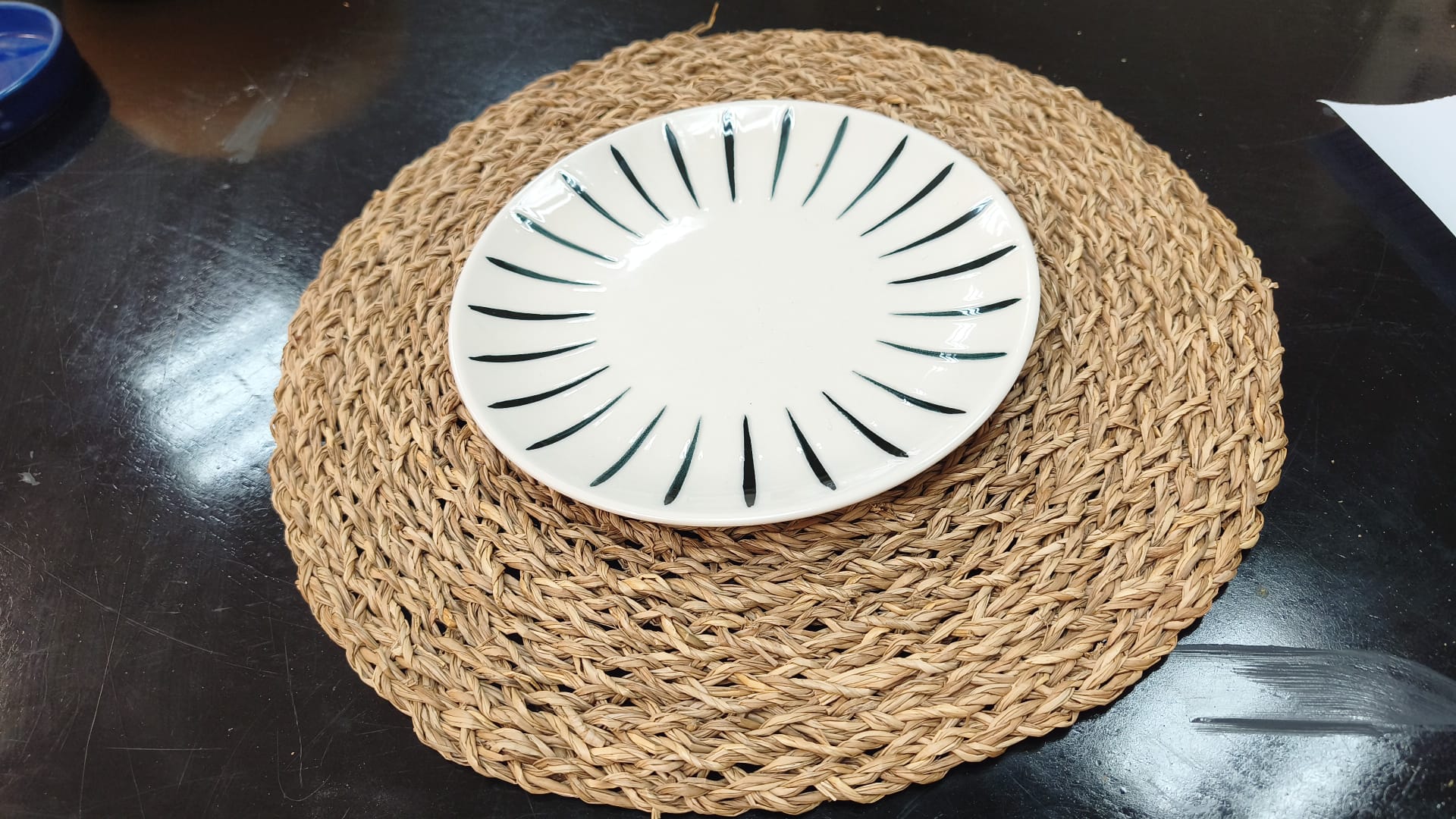 צלחת לבנה שמש